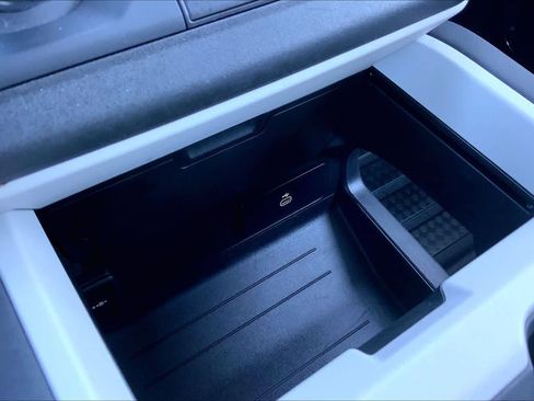 Used 2025 Land Rover Defender 110 S image 35