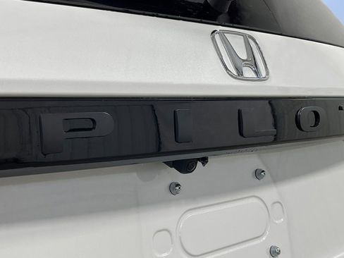 New 2025 Honda Pilot EX-L image 6