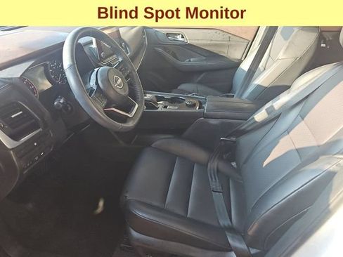 Used 2023 Nissan Rogue SV w/ SV Premium B Package AWD/4WD image 5