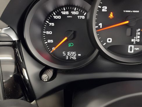 Used 2020 Porsche Macan image 23