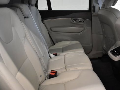 Used 2023 Volvo XC90 B6 Plus image 19