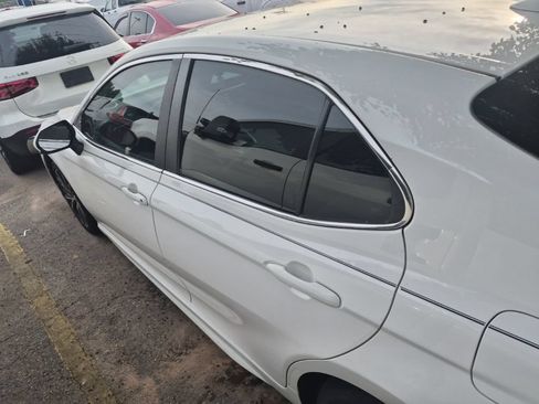 Used 2019 Toyota Camry SE FWD image 6