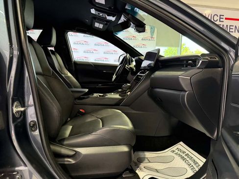 Used 2023 Toyota Venza XLE AWD/4WD image 69