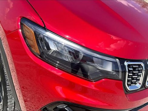 Used 2025 Jeep Compass Limited image 28