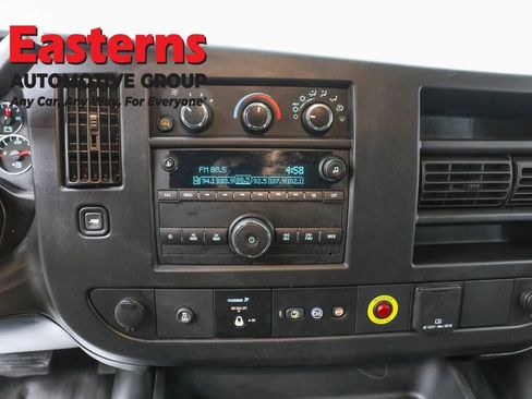 Used 2018 Chevrolet Express 2500 w/ Driver Convenience Package RWD image 12