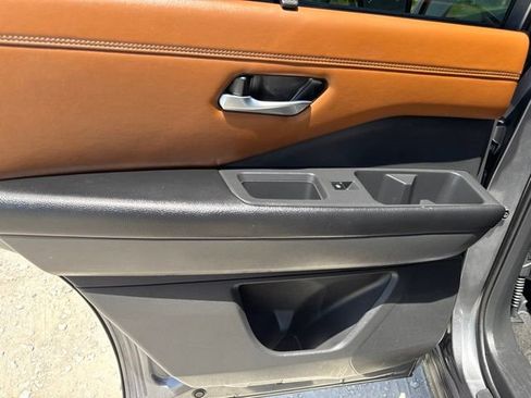 Used 2023 Nissan Pathfinder Platinum w/ Cargo Package FWD image 26
