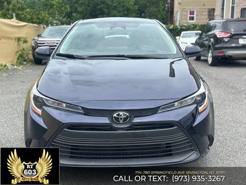 Used 2025 Toyota Corolla LE FWD image 2