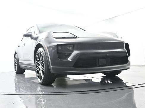 Used 2026 Porsche Macan Electric RWD image 52
