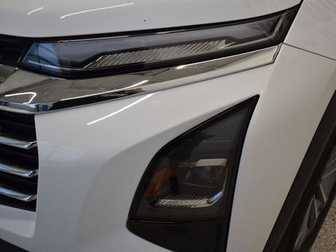 Used 2025 Chevrolet Equinox LT AWD/4WD image 15