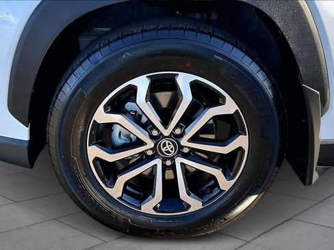 Used 2026 Toyota Corolla Cross SE image 10