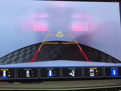 Used 2024 Cadillac XT6 Sport w/ Platinum Package image 27