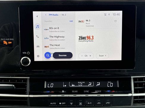 Used 2025 Toyota Sienna LE image 12