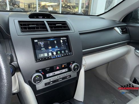 Used 2013 Toyota Camry Hybrid image 21