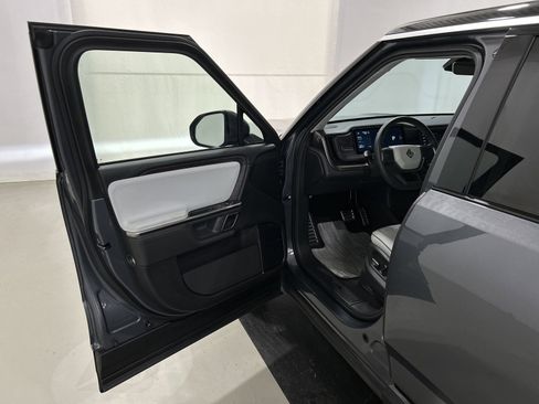 Used 2024 Rivian R1S Adventure image 16