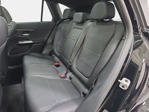 Used 2024 Mercedes-Benz GLC 300 4MATIC image 13