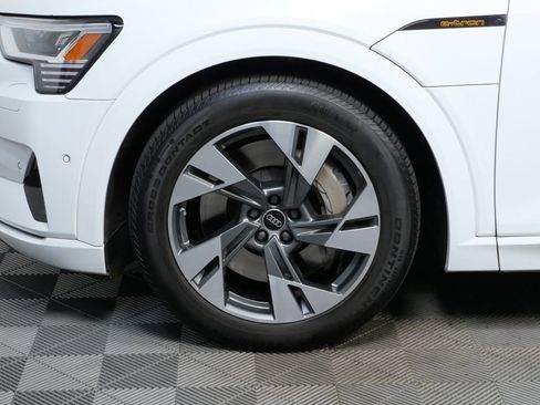 Certified 2023 Audi e-tron Premium w/ Convenience Plus Package image 32