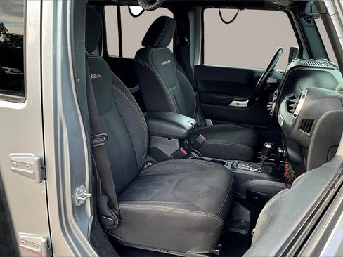 Used 2016 Jeep Wrangler Unlimited Sahara w/ Max Tow Package image 7