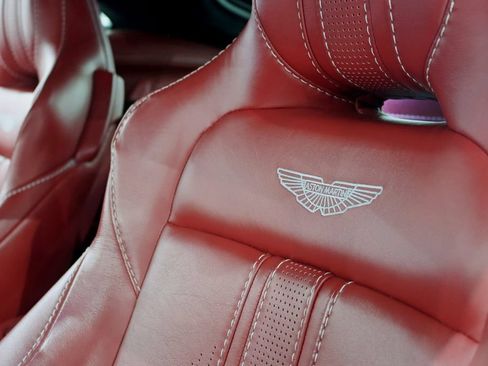 Used 2019 Aston Martin V8 Vantage Coupe RWD image 27