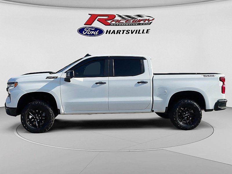 Used 2024 Chevrolet Silverado 1500 LT Trail Boss w/ Convenience Package II AWD/4WD image 2