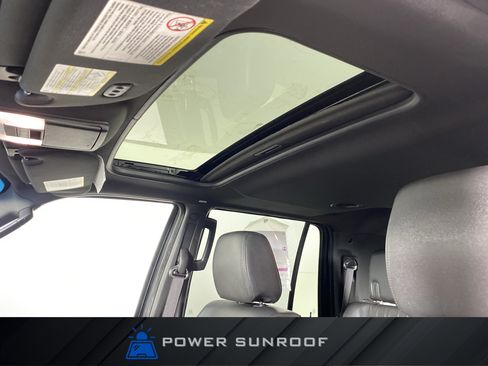 Used 2014 Lincoln Navigator 4WD image 2