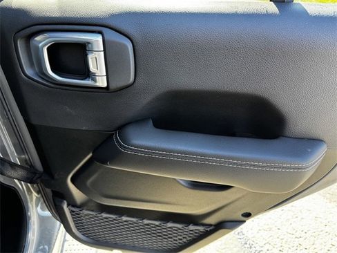 Used 2021 Jeep Wrangler Unlimited Sahara image 16