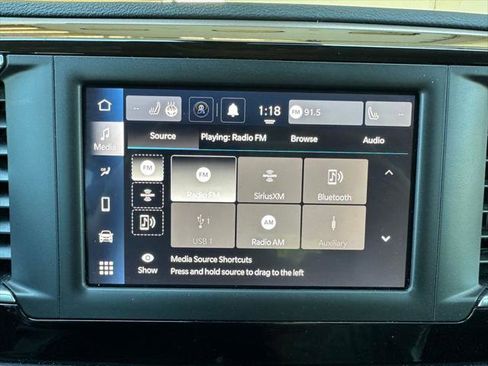 Certified 2023 Chrysler Voyager LX FWD image 5