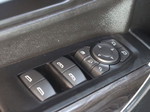 Used 2021 Chevrolet Silverado 2500 LTZ w/ LTZ Convenience Package image 21