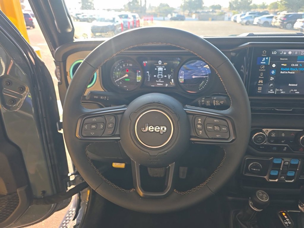 Used 2024 Jeep Wrangler Unlimited w/ Convenience Group AWD/4WD image 4