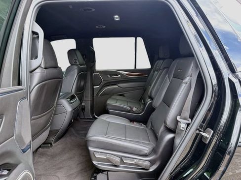 Used 2022 Cadillac Escalade Luxury RWD image 23