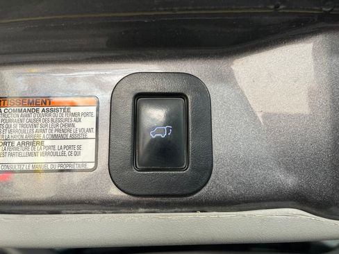 Used 2017 Toyota Sienna XLE image 14