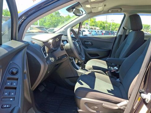 Certified 2021 Chevrolet Trax LS AWD/4WD image 15