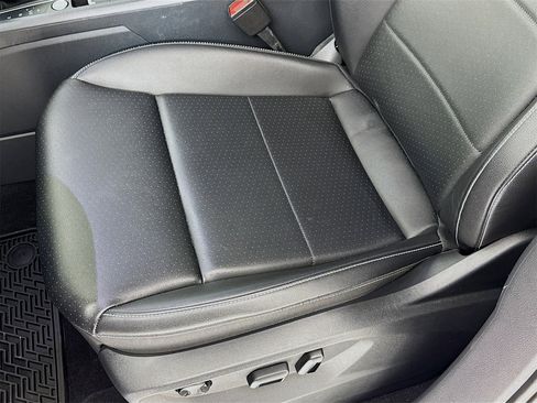 Used 2023 Volkswagen Atlas SE image 19