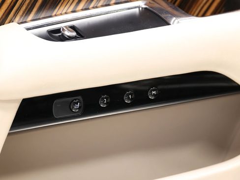 Used 2015 Rolls-Royce Wraith RWD image 97