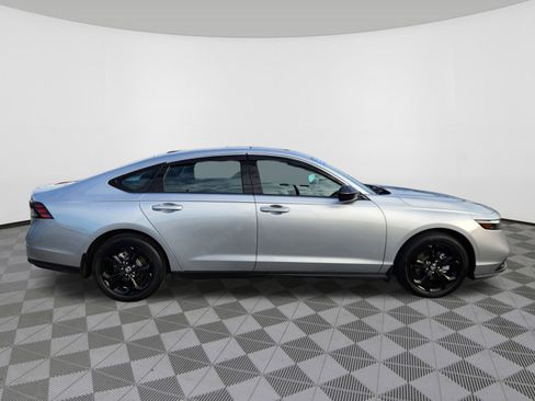 Certified 2025 Honda Accord SE image 6