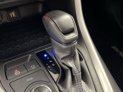Used 2024 Toyota RAV4 XLE AWD/4WD image 23