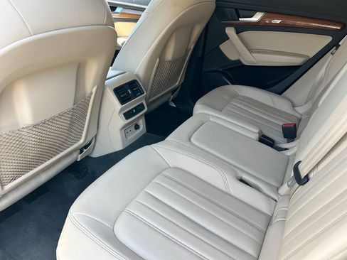 Used 2022 Audi Q5 2.0T Premium w/ Convenience Package AWD/4WD image 23