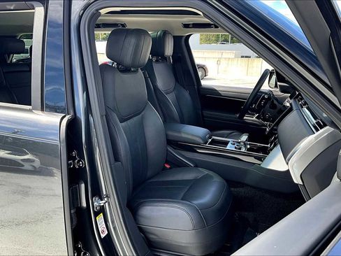 Used 2023 Land Rover Range Rover Long Wheelbase SE image 15