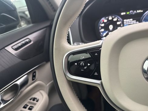 Used 2020 Volvo XC90 T8 Momentum w/ Protection Package Premier image 24