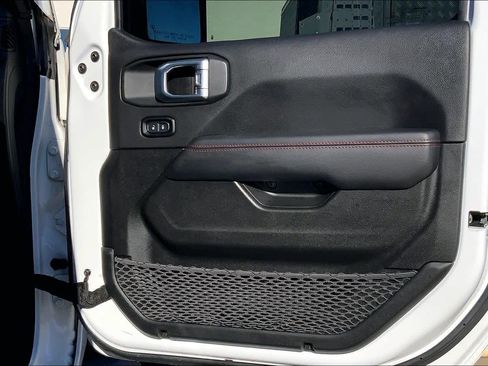 Used 2022 Jeep Gladiator Rubicon w/ Cold Weather Group image 22