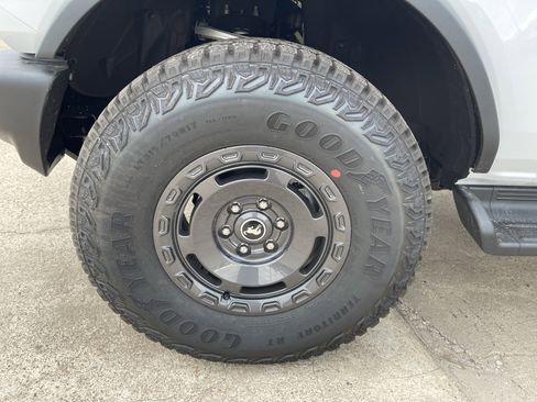 New 2025 Ford Bronco 4-Door w/ Sasquatch Package image 11