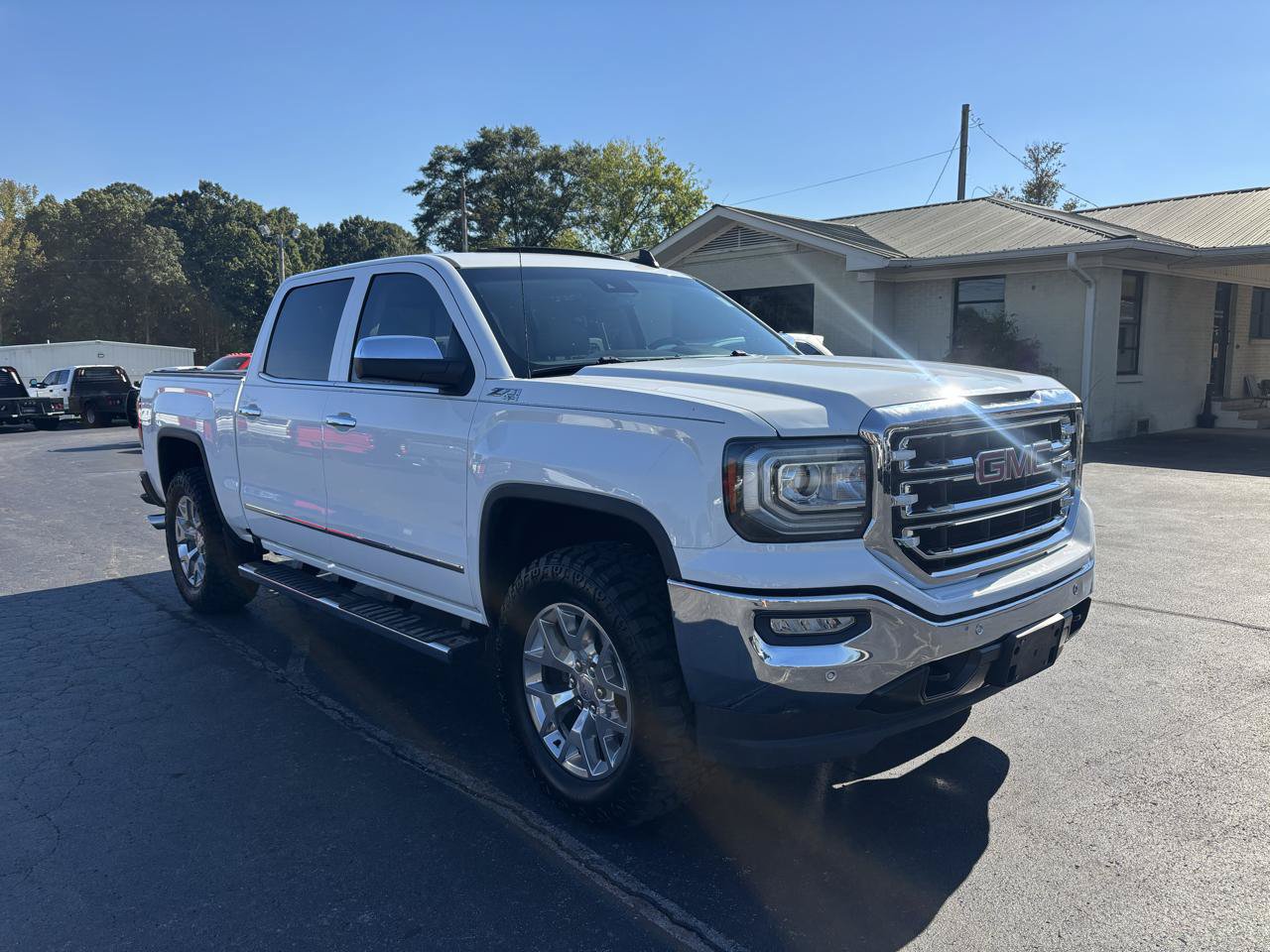 Used 2018 GMC Sierra 1500 SLT w/ Texas SLT Premium Package AWD/4WD image 3