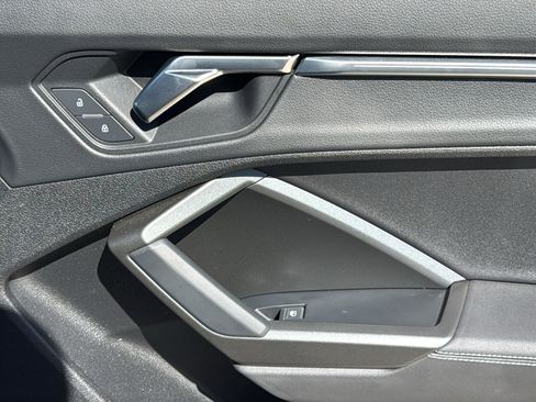 Used 2024 Audi Q3 2.0T Premium Plus w/ Premium Plus Package image 31