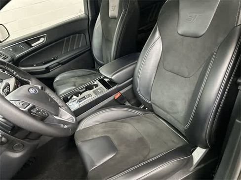 Used 2019 Ford Edge ST w/ Convenience Package image 10