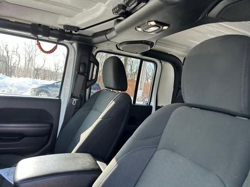 Used 2021 Jeep Gladiator Willys image 11