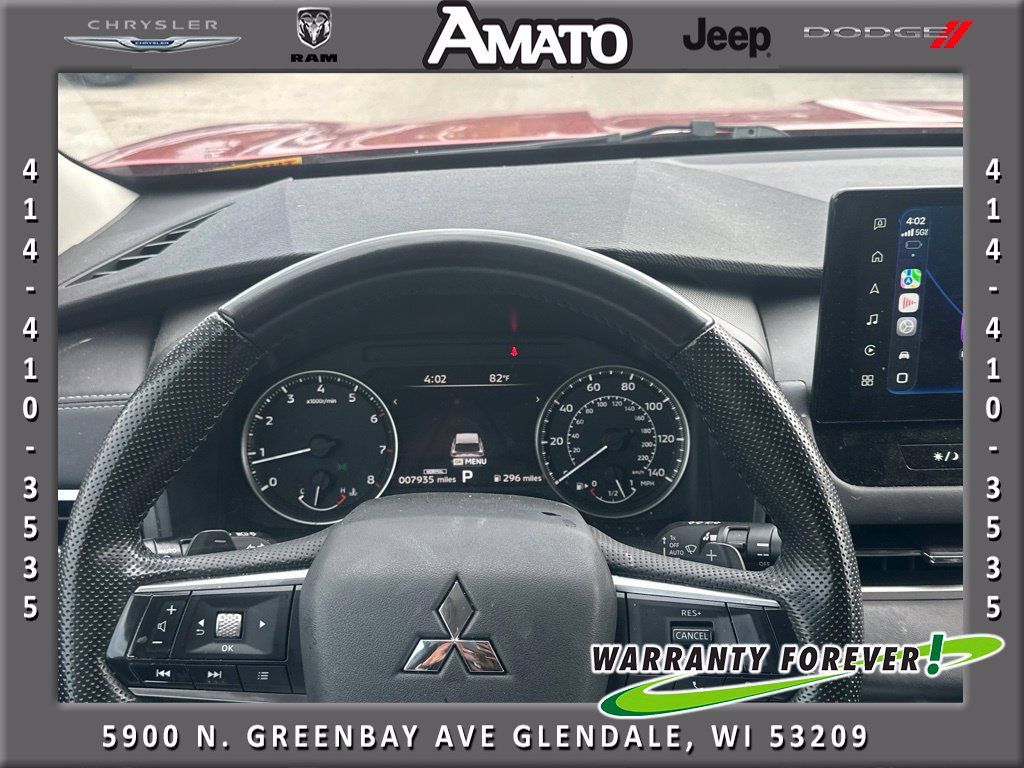 Used 2025 Mitsubishi Outlander SE AWD/4WD image 1