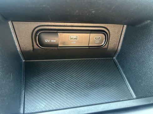 Used 2025 Kia Sportage LX image 23