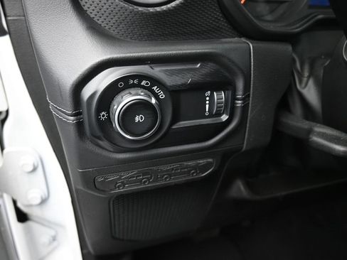 Used 2025 Jeep Wrangler Unlimited Rubicon image 13