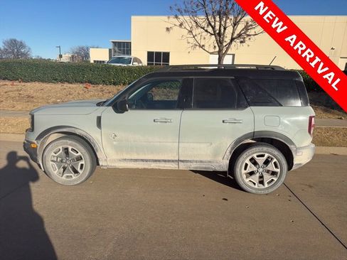 Used 2022 Ford Bronco Sport Outer Banks w/ Tech Package image 3