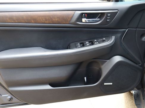 Used 2016 Subaru Outback 3.6R Limited AWD/4WD image 19
