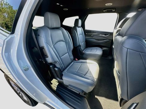 Used 2024 Buick Enclave Essence w/ Technology Package FWD image 27
